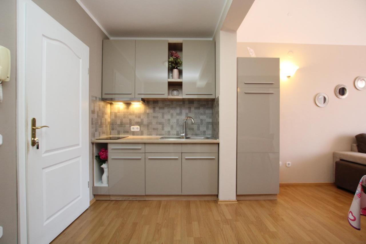 Apartments Markus Porec Bagian luar foto