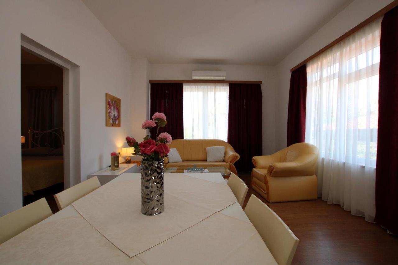 Apartments Markus Porec Bagian luar foto
