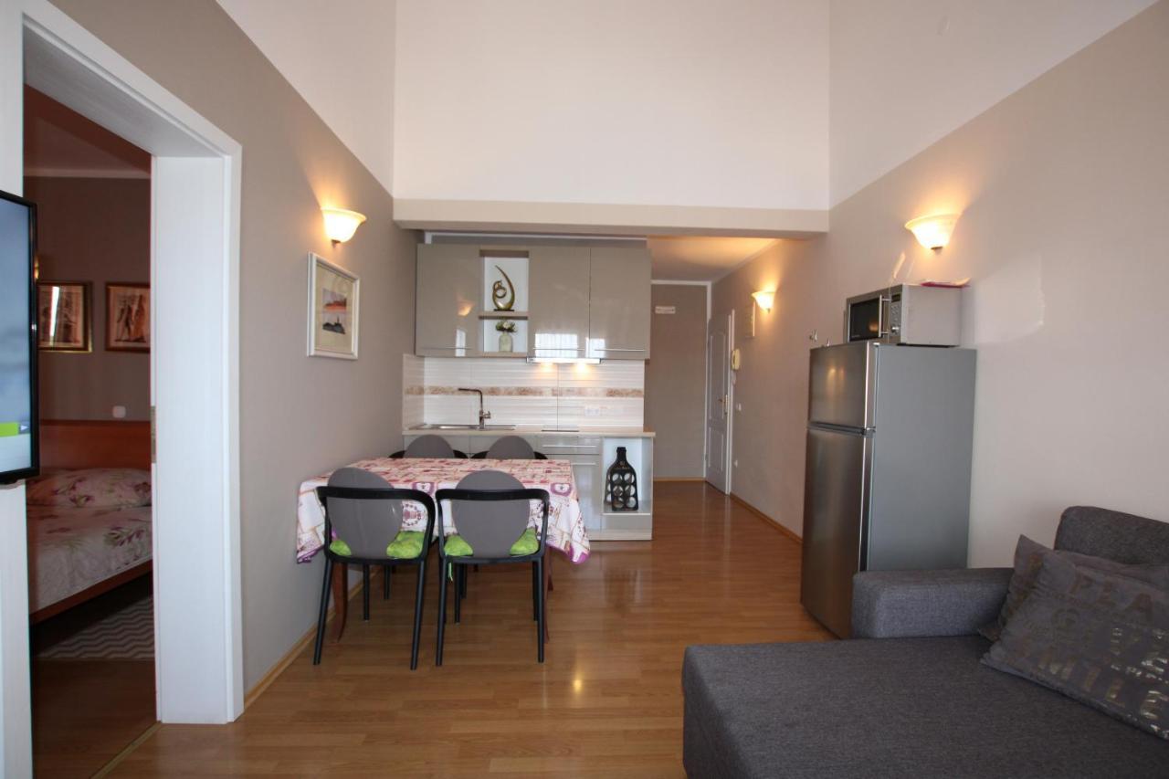 Apartments Markus Porec Bagian luar foto