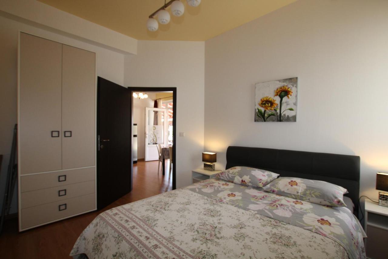 Apartments Markus Porec Bagian luar foto